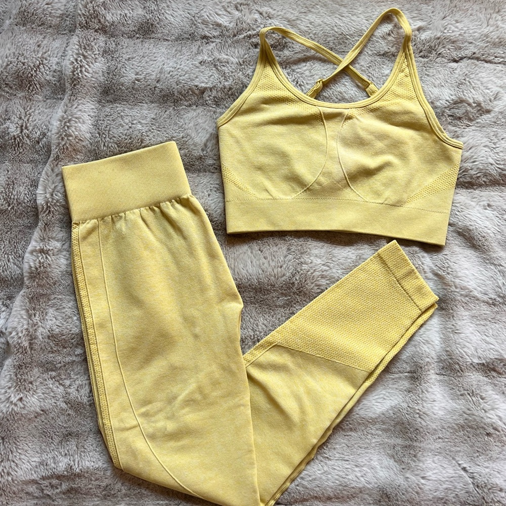Amazon yellow workout set